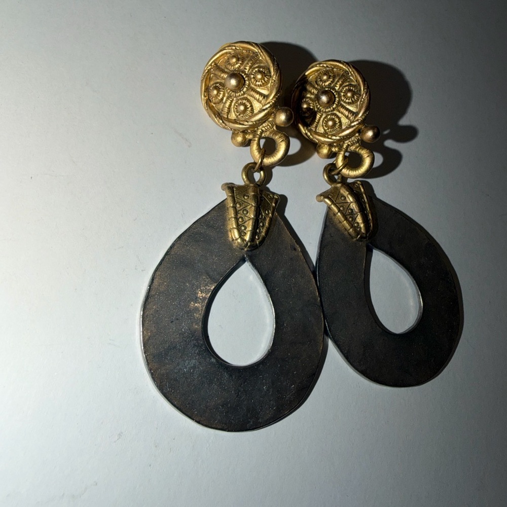 Amazing Vtg Runway Bijoux Design Huge Metal Gold & Silver-Tone Clip-On Earrings - Picture 4 of 8